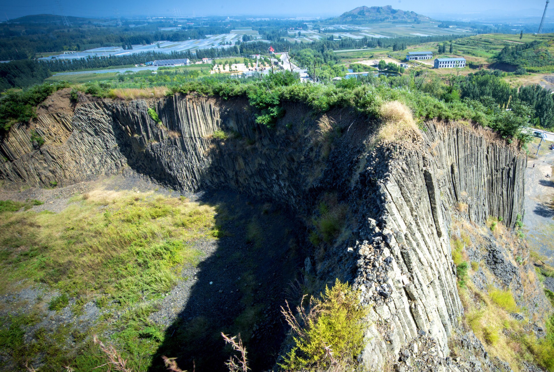 乔官火山口地质公园图片