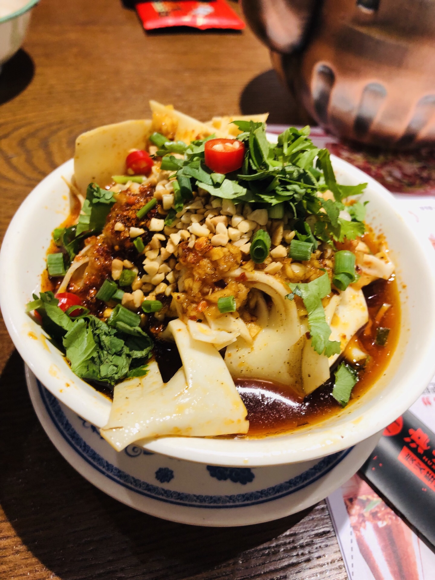 沪小二炭火蛙锅(静安大融城店)