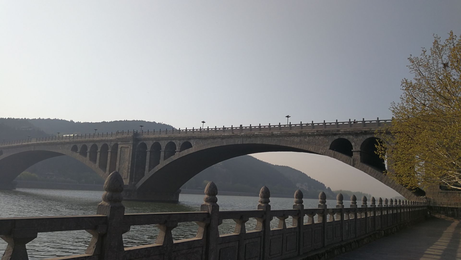 创新施工工艺 广西第一跨海大桥龙门大桥首孔移动模架现浇箱梁完成浇筑-中国科技网