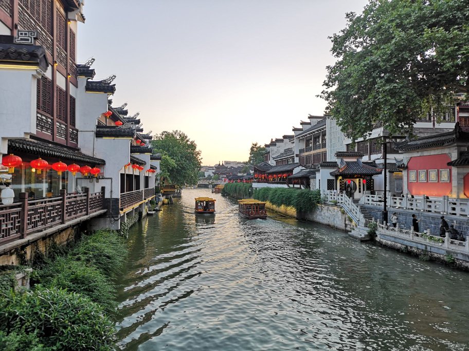 【携程攻略】南京外秦淮河画舫景点,展示的是夫子庙秦淮河内景,外秦淮