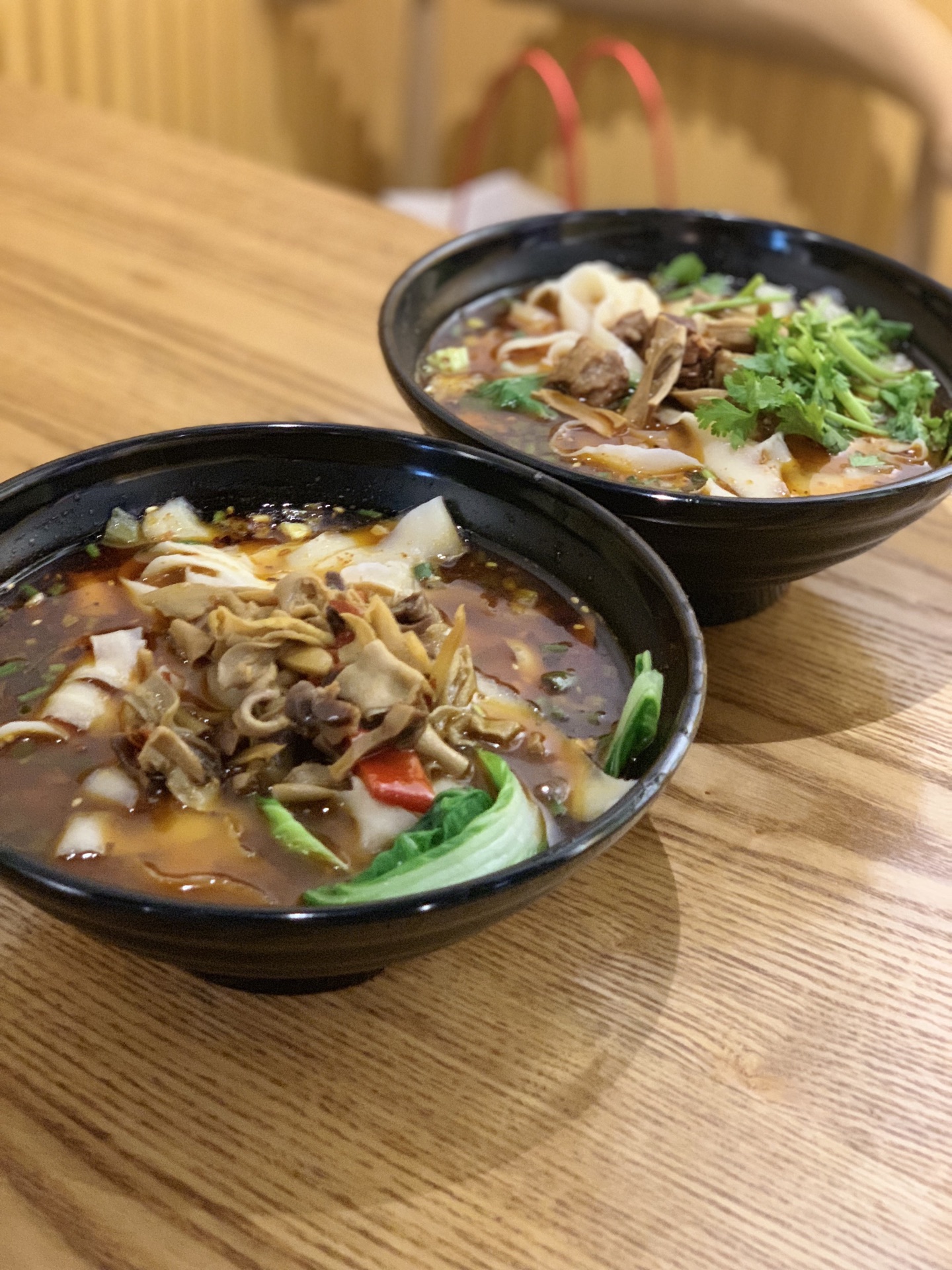 2022特色鸡杂刀削面美食餐厅,不过不得不说这边吃的不少啊.