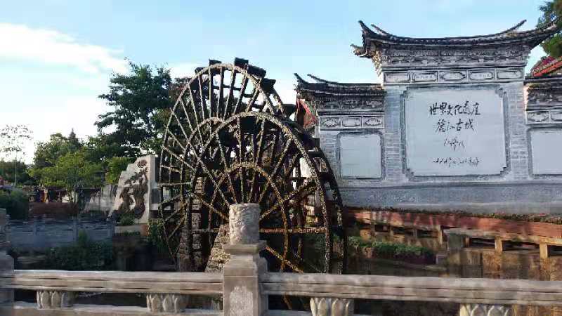 2025四方街篝火晚会玩乐攻略,...江古城是丽江旅游必去的景...【去哪儿攻略】
