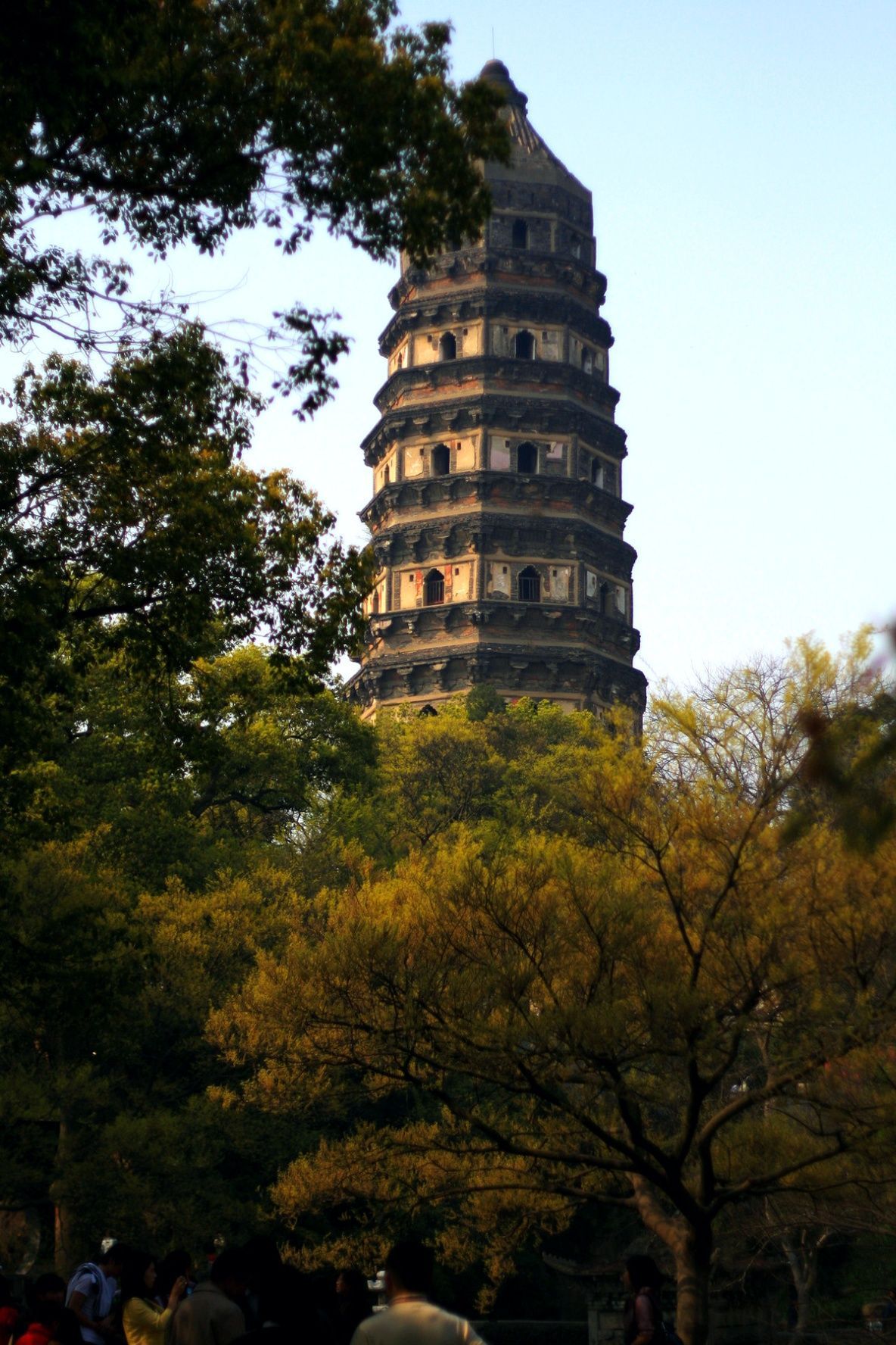 虎丘距今已有2500多年,是到访苏州必去之地,最有名的就是虎丘塔和虎
