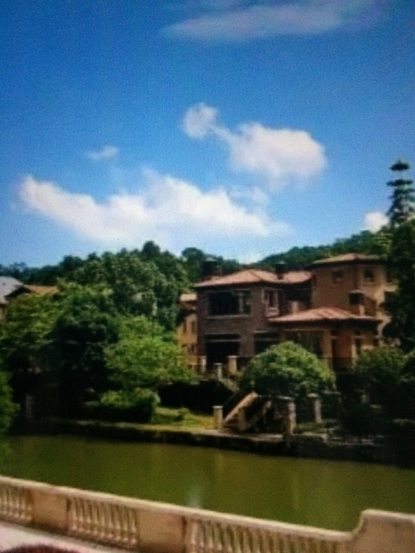 【携程攻略】广州九龙湖度假区景点,九龙湖分两个区，山上是生态公园（含国王酒店），山下是欧洲小镇（含…