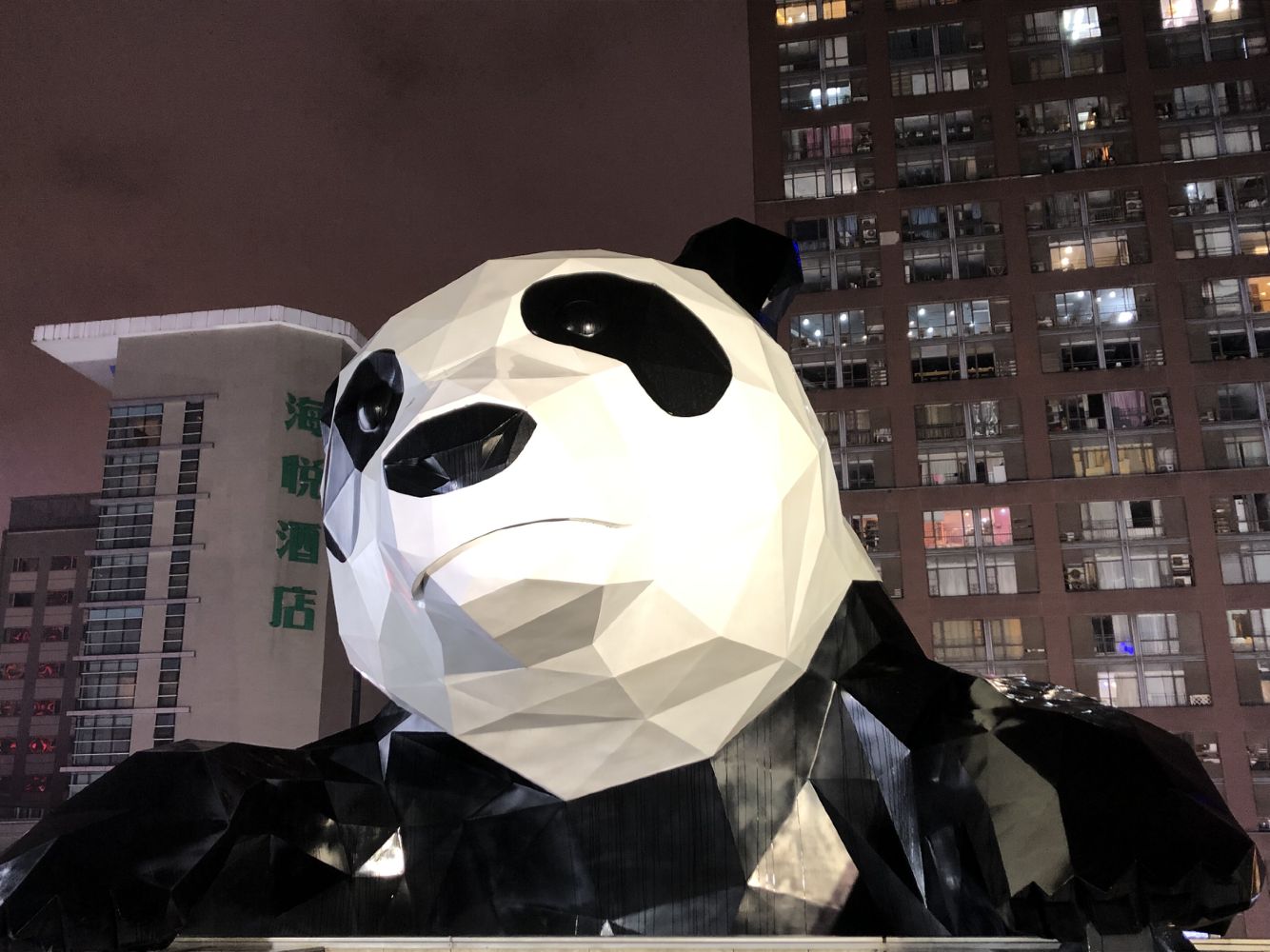 太古里熊猫雕塑图片