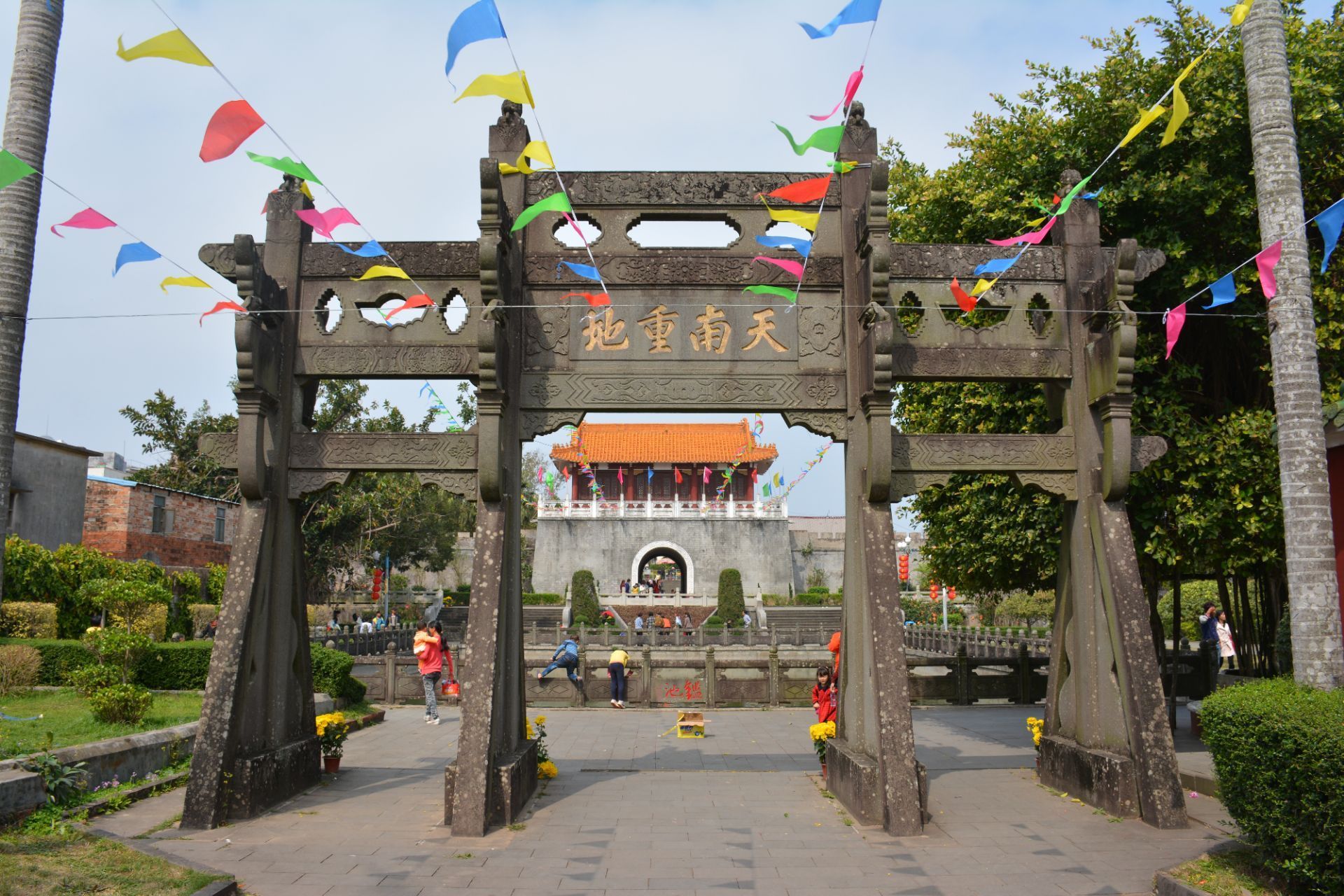 【携程攻略】雷州三元塔公园景点,三元塔公园是广东湛江雷州市的一个