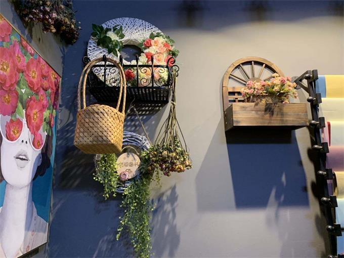 张家口竟然还有这么美的店,刚踏进门,我便醉在了情书花艺坊!