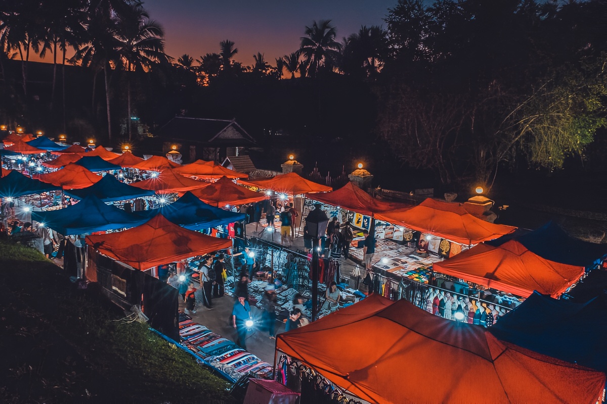 老挝琅勃拉邦夜生活图片