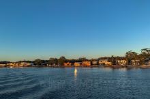 Hastings River日落游船，船票20刀，还看到了海豚。天气太好万里无云但日落景就少了云霞，