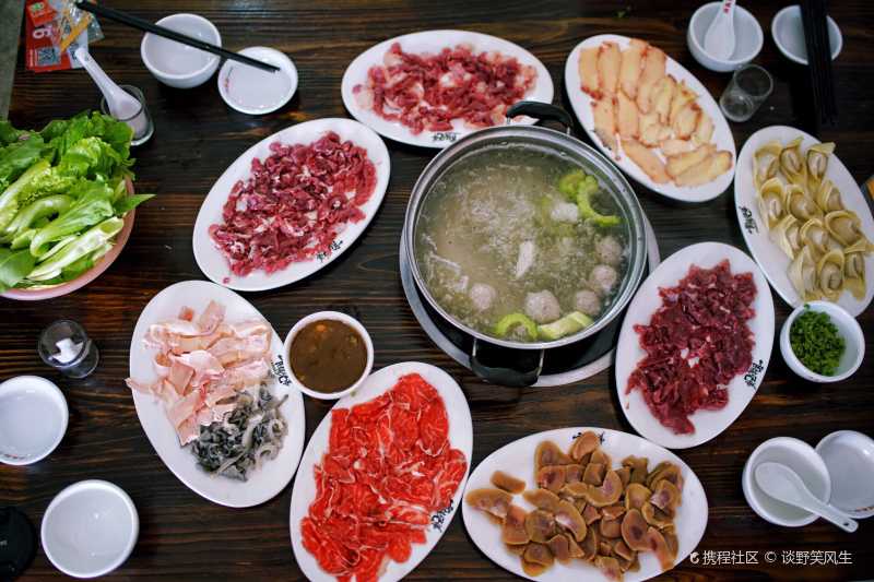 又来了潮州,依然是官塘兄弟牛肉火锅,其他的就是差了"一线".西湖