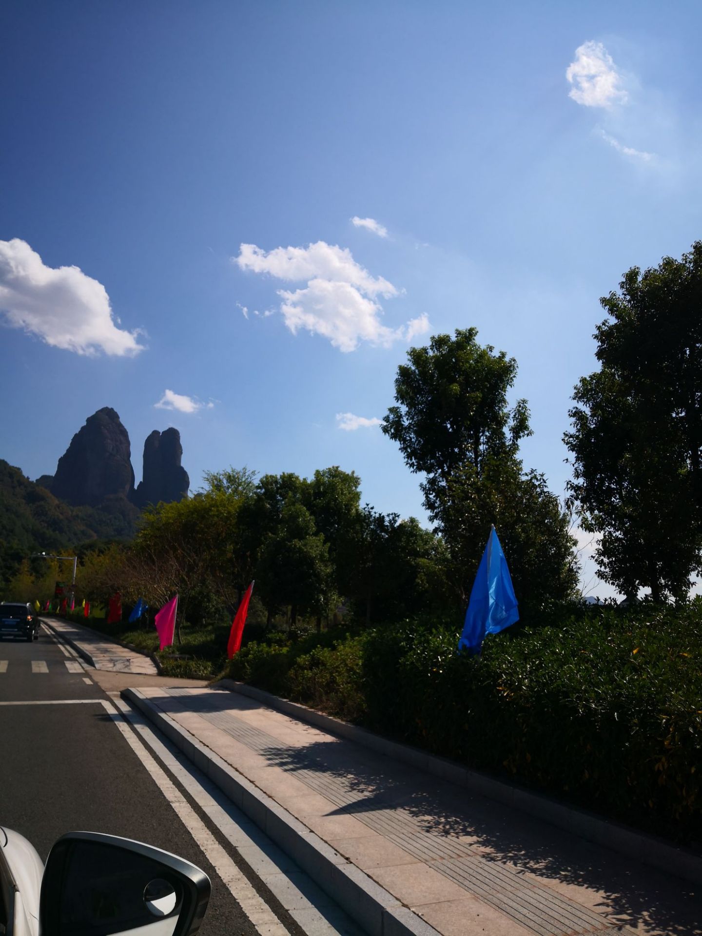 【携程攻略】江山江郎山景区景点,开车从后面侧面-正面-近看看江郎山