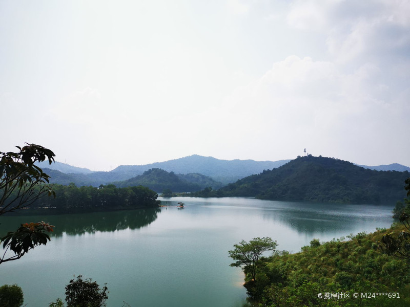 西湖&红花湖 炎热的夏天终于过去了,国庆后,想来一场说走