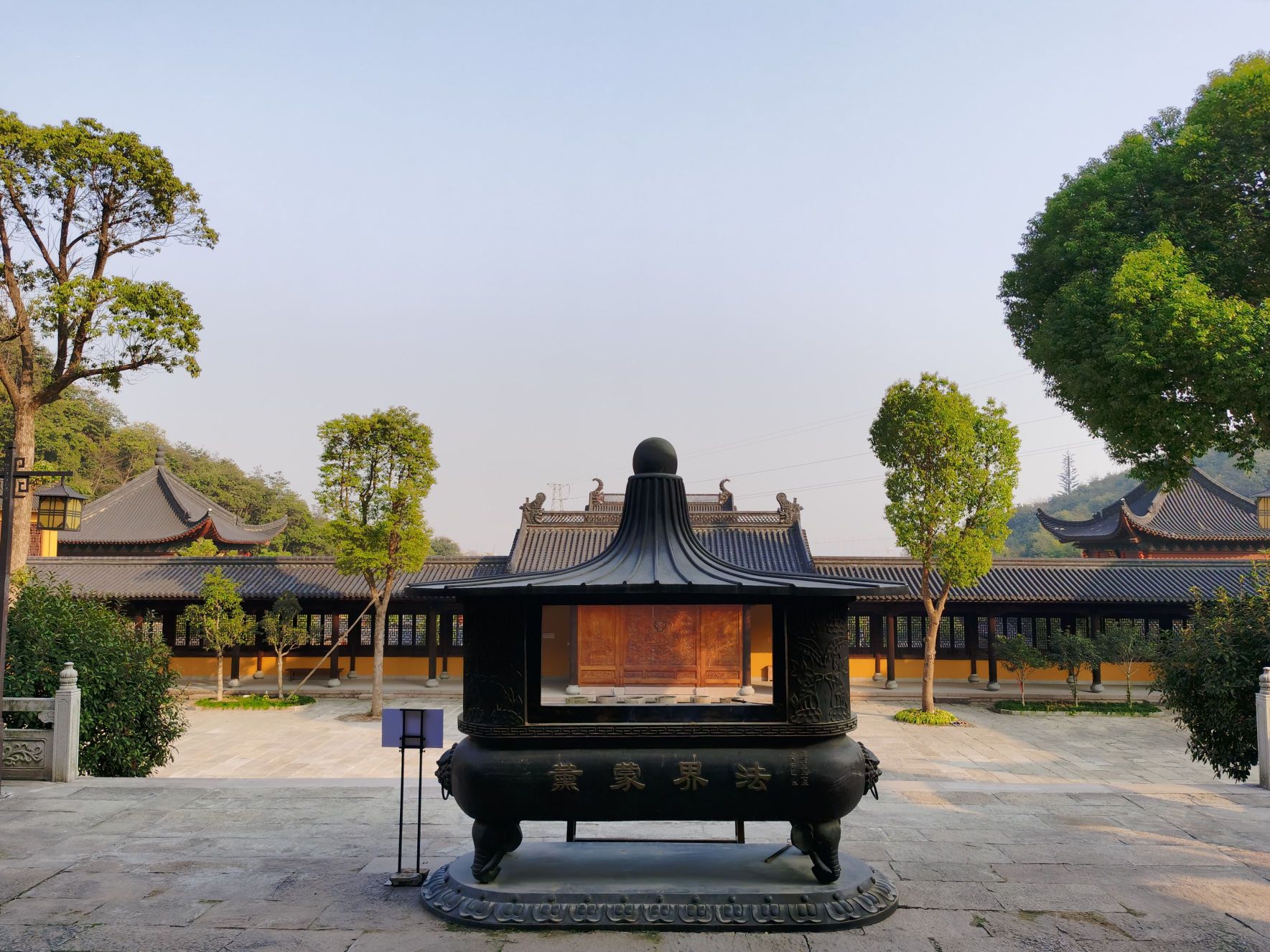 【携程攻略】余杭区大雄寺景点,良渚大雄山上的大雄寺比我想象中规模