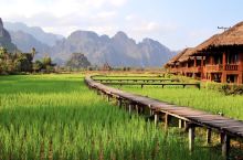 【成都～老挝】骑行之旅📷🏍️💨 被称为小桂林的——万荣 在琅勃拉邦和万象两个城市之间 小而精 山水没