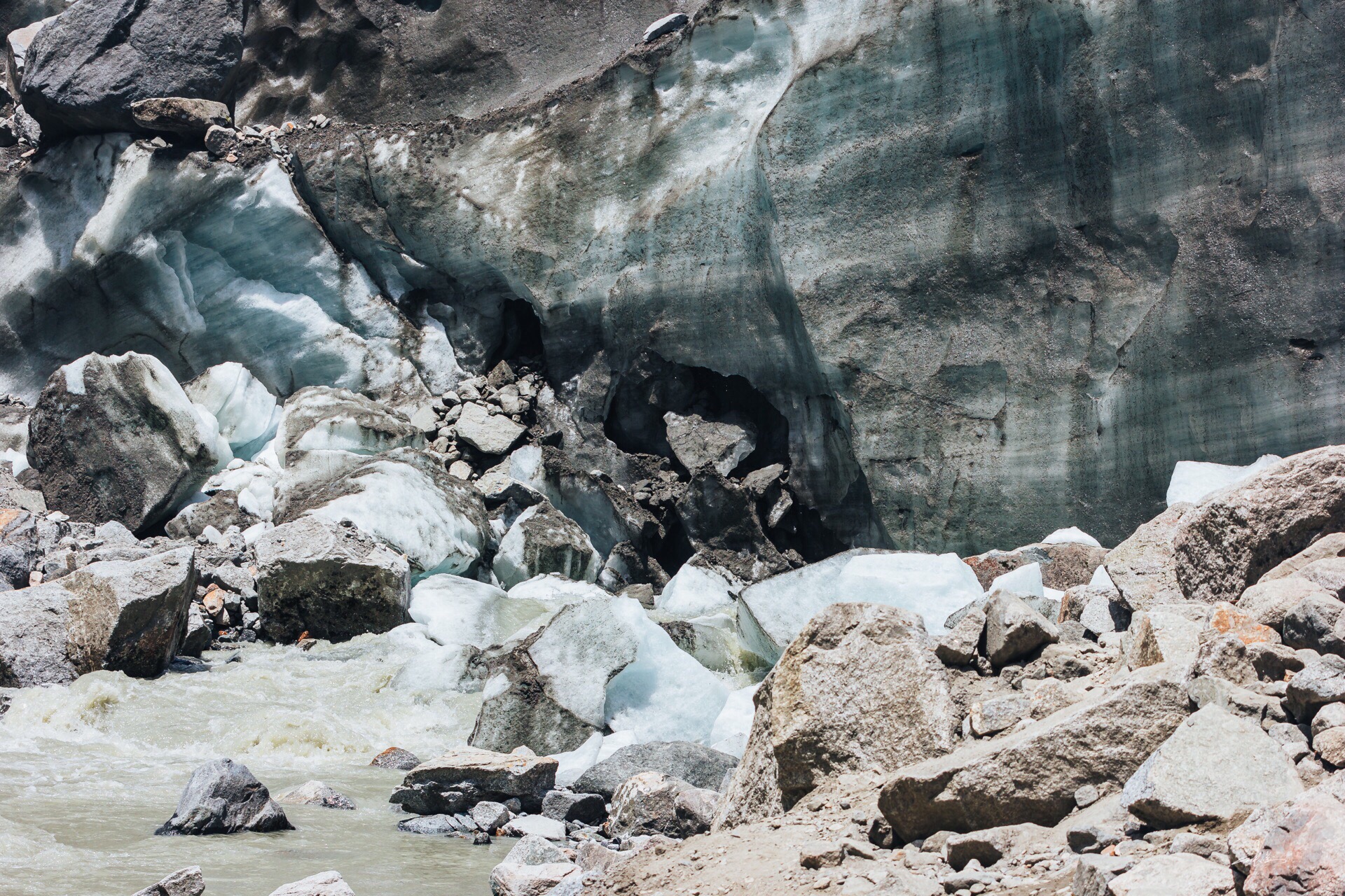 海螺沟二号营地冰川温泉