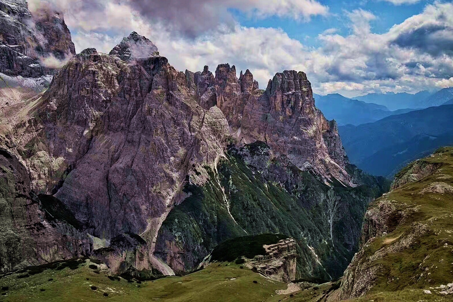 【携程攻略】罗卡皮耶托雷多洛米蒂山脉景点,在意大利东北部与威尼斯
