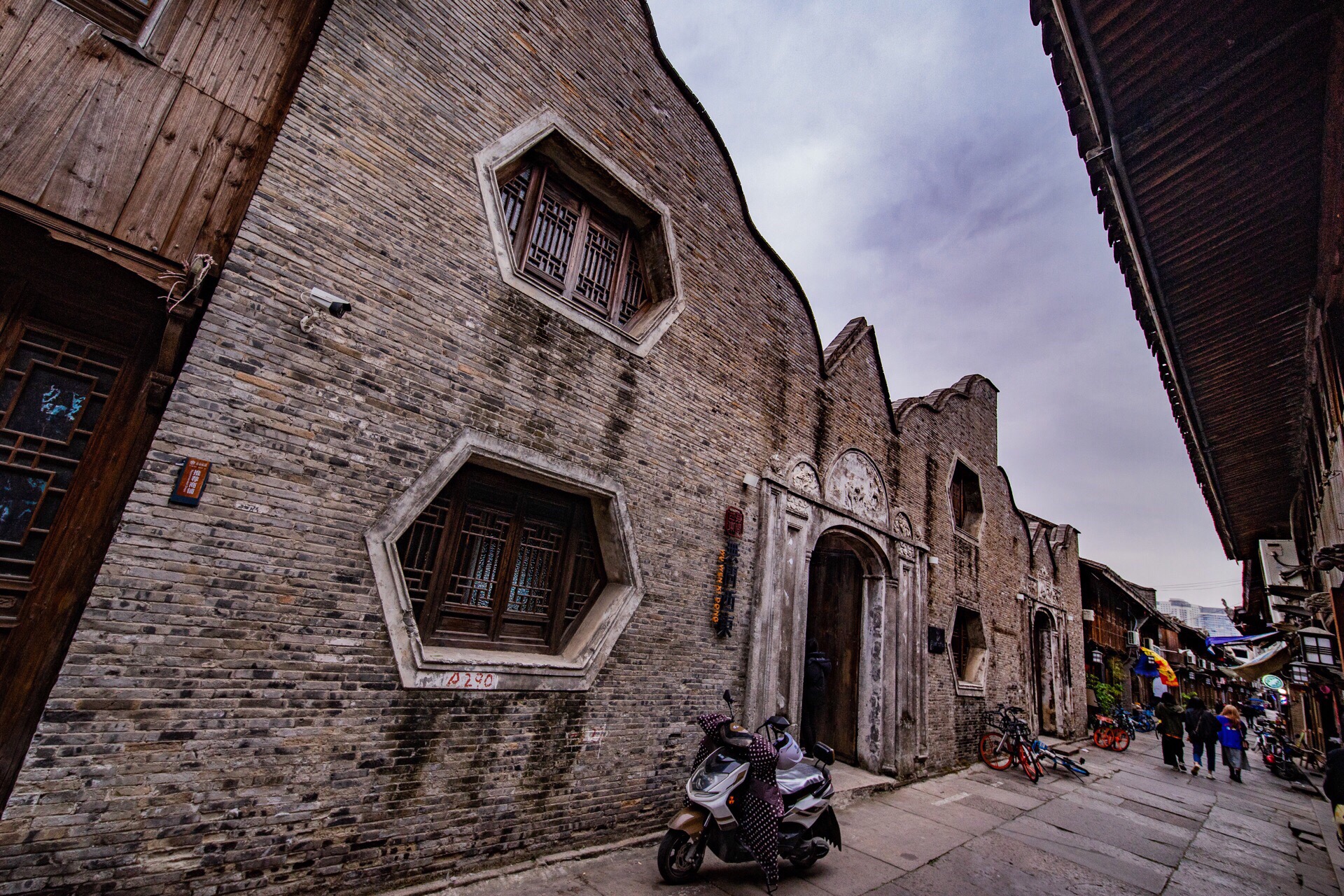 十里长街嵌糕店