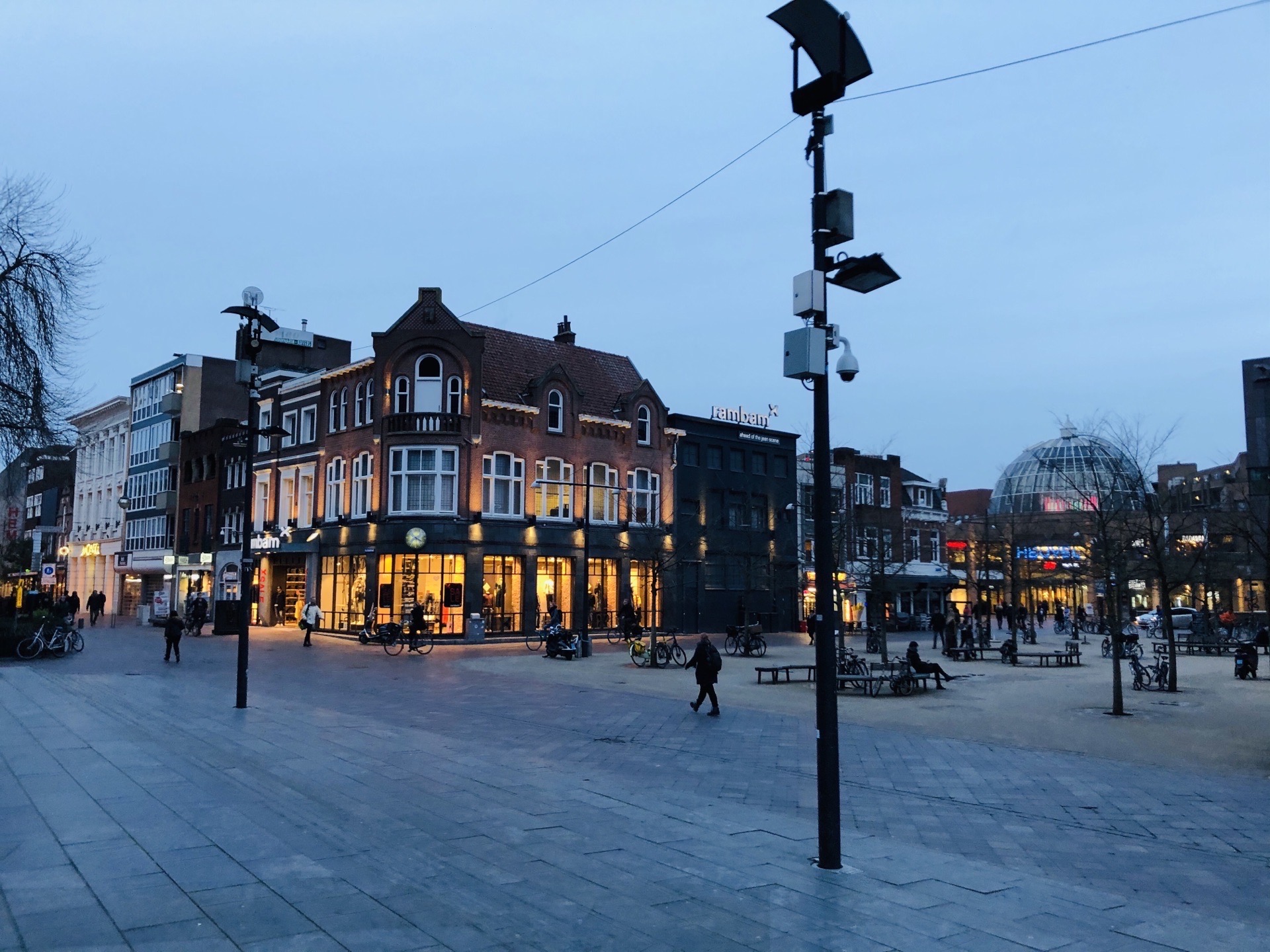 eindhoven 埃因霍温这个荷兰南部的重要城市,因世界知名的phillips