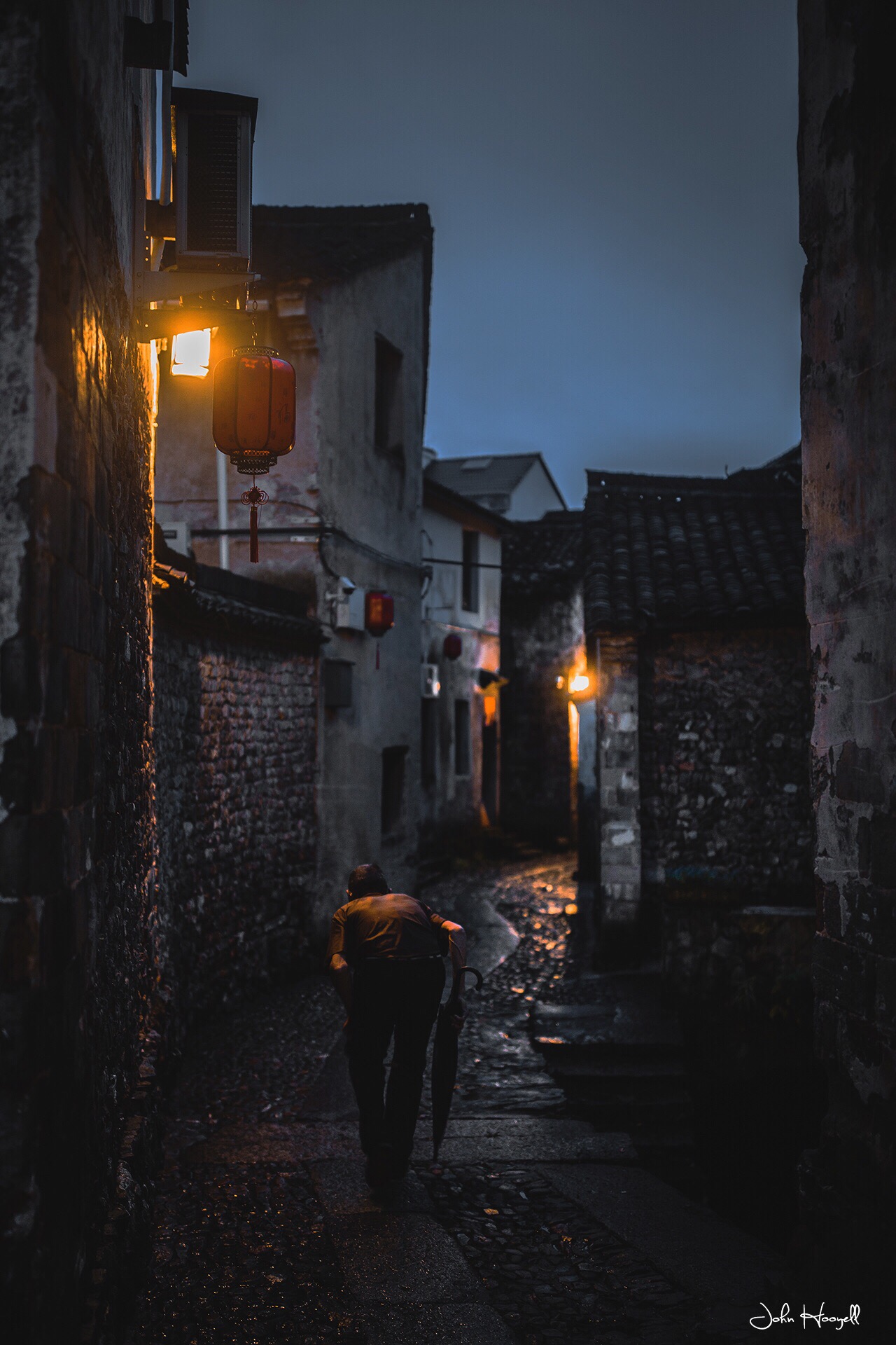 雨夜巷子图片