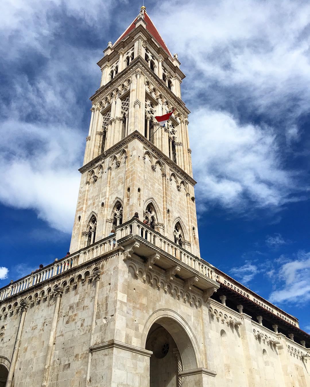 特罗吉尔圣劳伦斯大教堂好玩吗,特罗吉尔圣劳伦斯大教堂景点怎么样_点