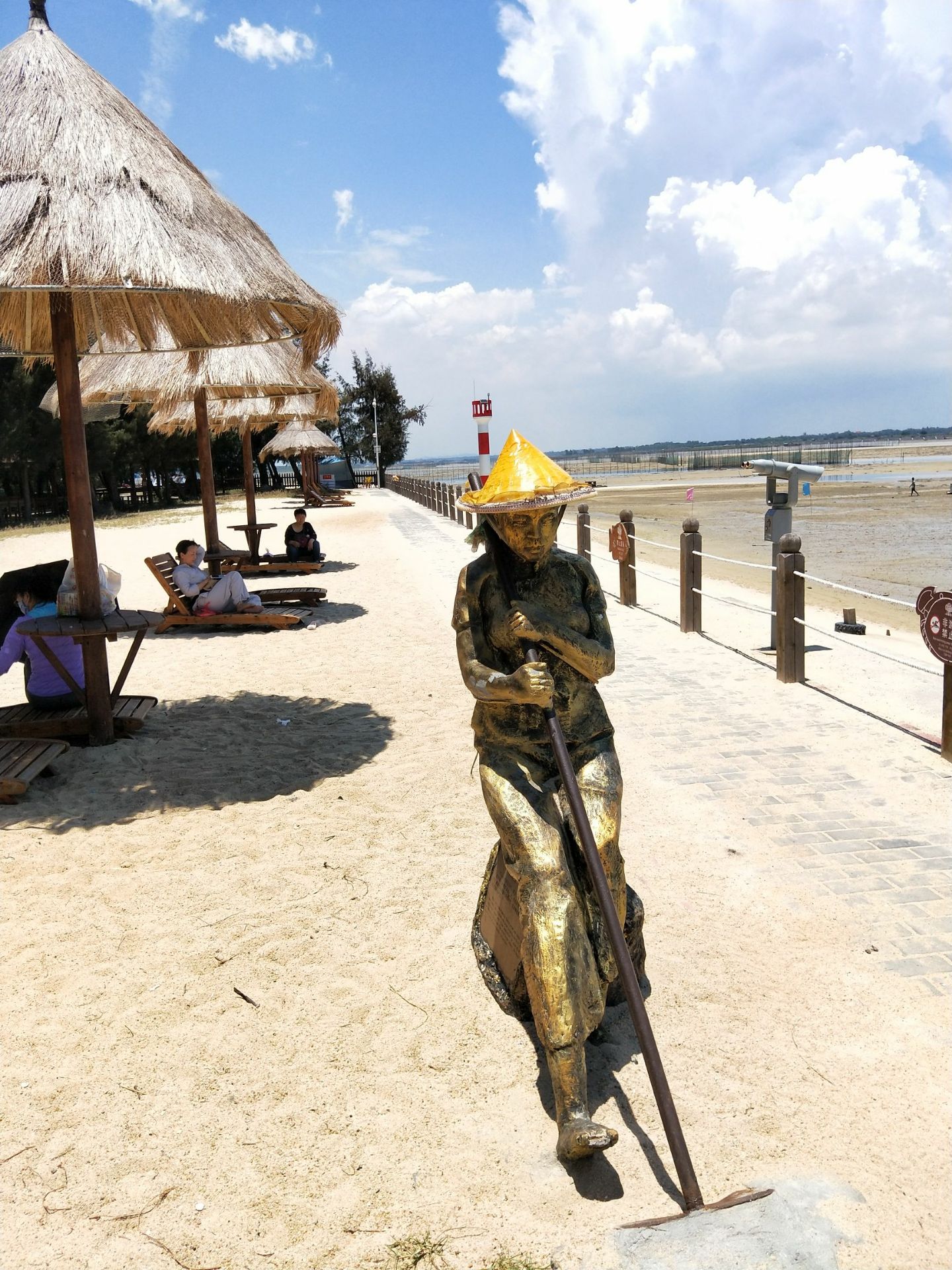 【攜程美食林】北海疍家漁村餐館,疍家魚村,海邊有個許願閣與祈福鈡.