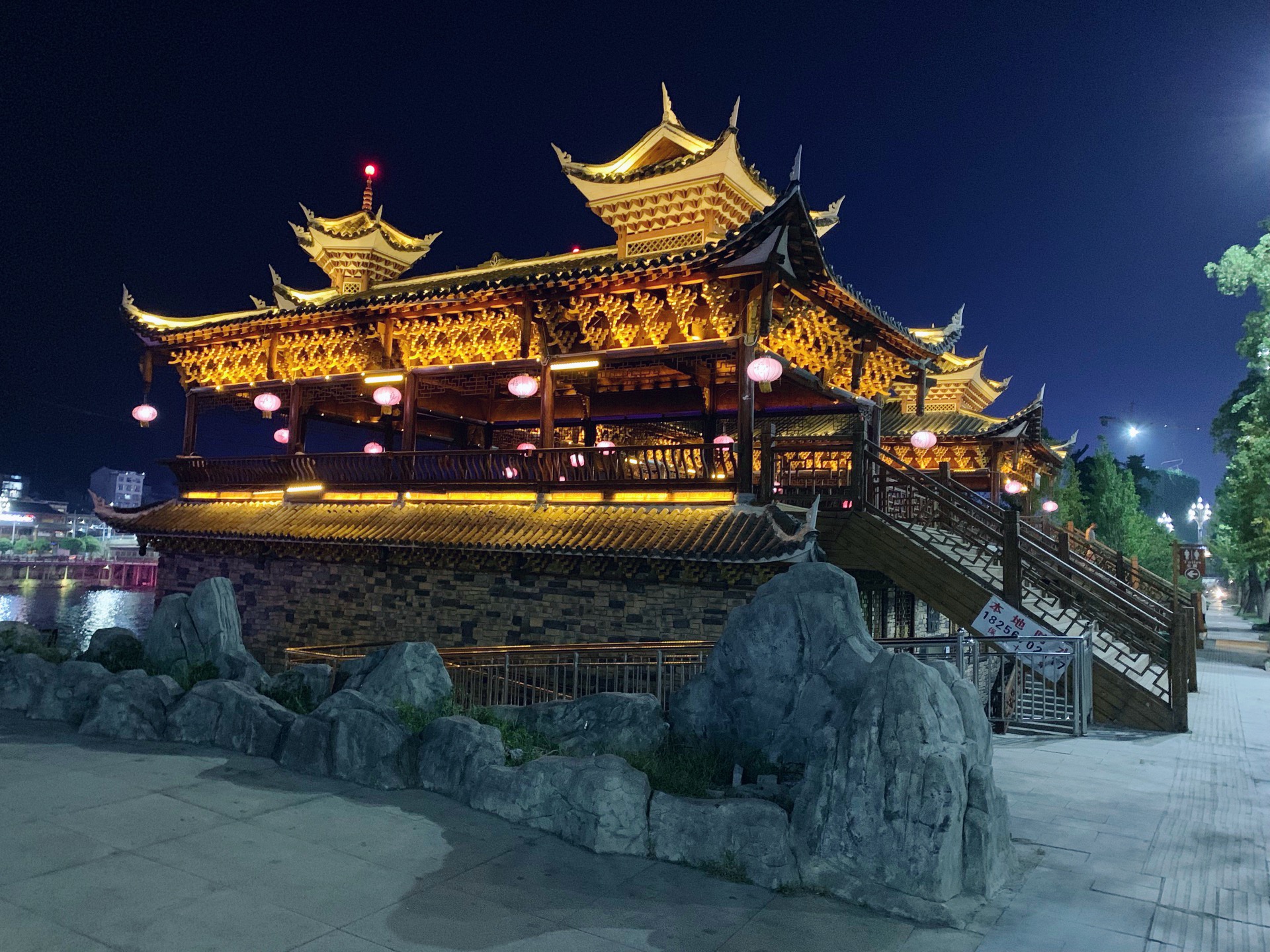 贵州剑河县最高峰:天堂界尖尖坡九脊界，海拔1620米，跨越三个乡镇