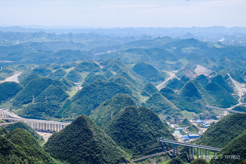 梅花山 的喀斯特地貌最高海拔2680米的梅花山,地跨 六盘水
