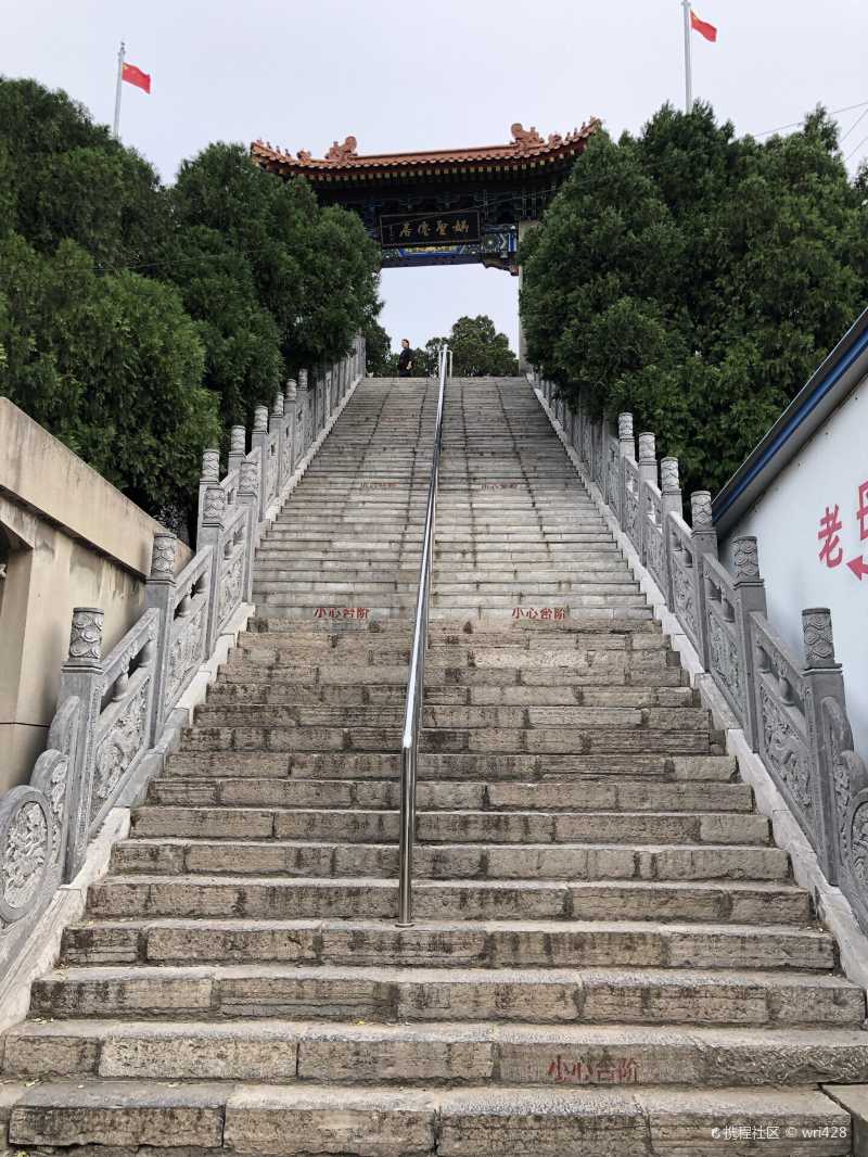 女娲炼石补天处,就在骊山老母殿 海拔1302米的骊山,是华清