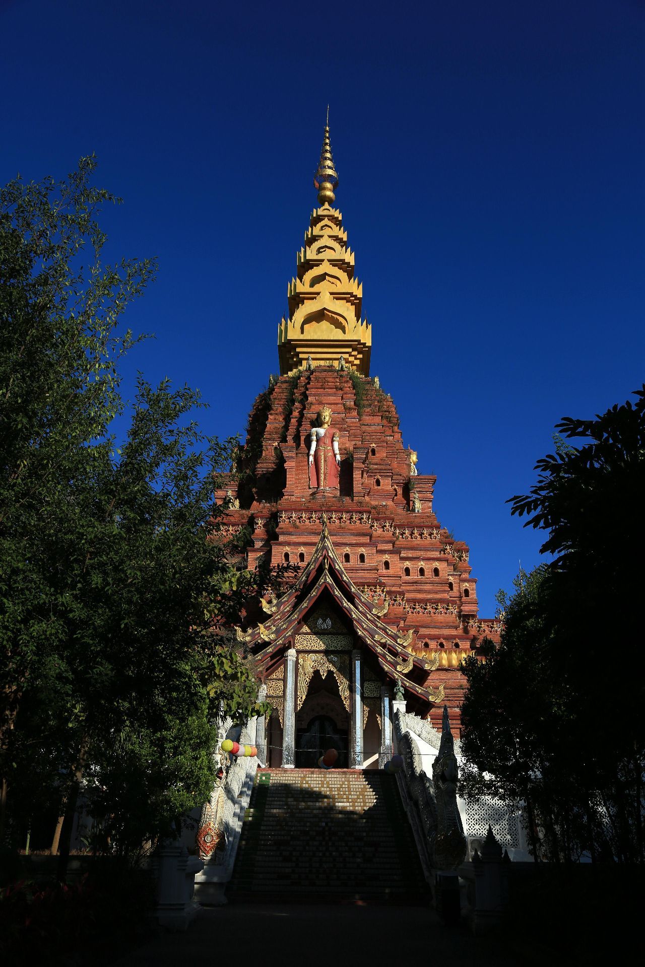 旅遊攻略社區>目的地>景洪大金塔>西雙版納大金塔寺.