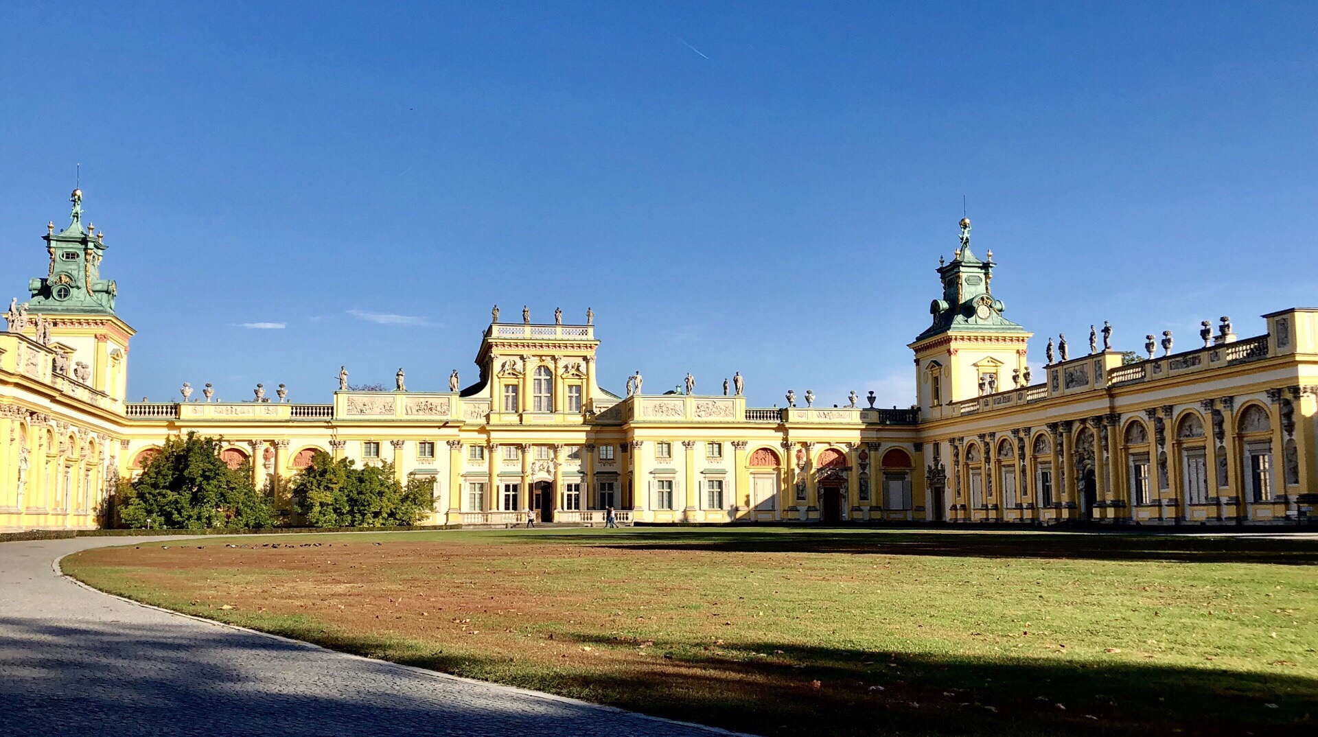 有人把这里比喻做波兰的凡尔赛宫.建于1677年,完成于1696年.