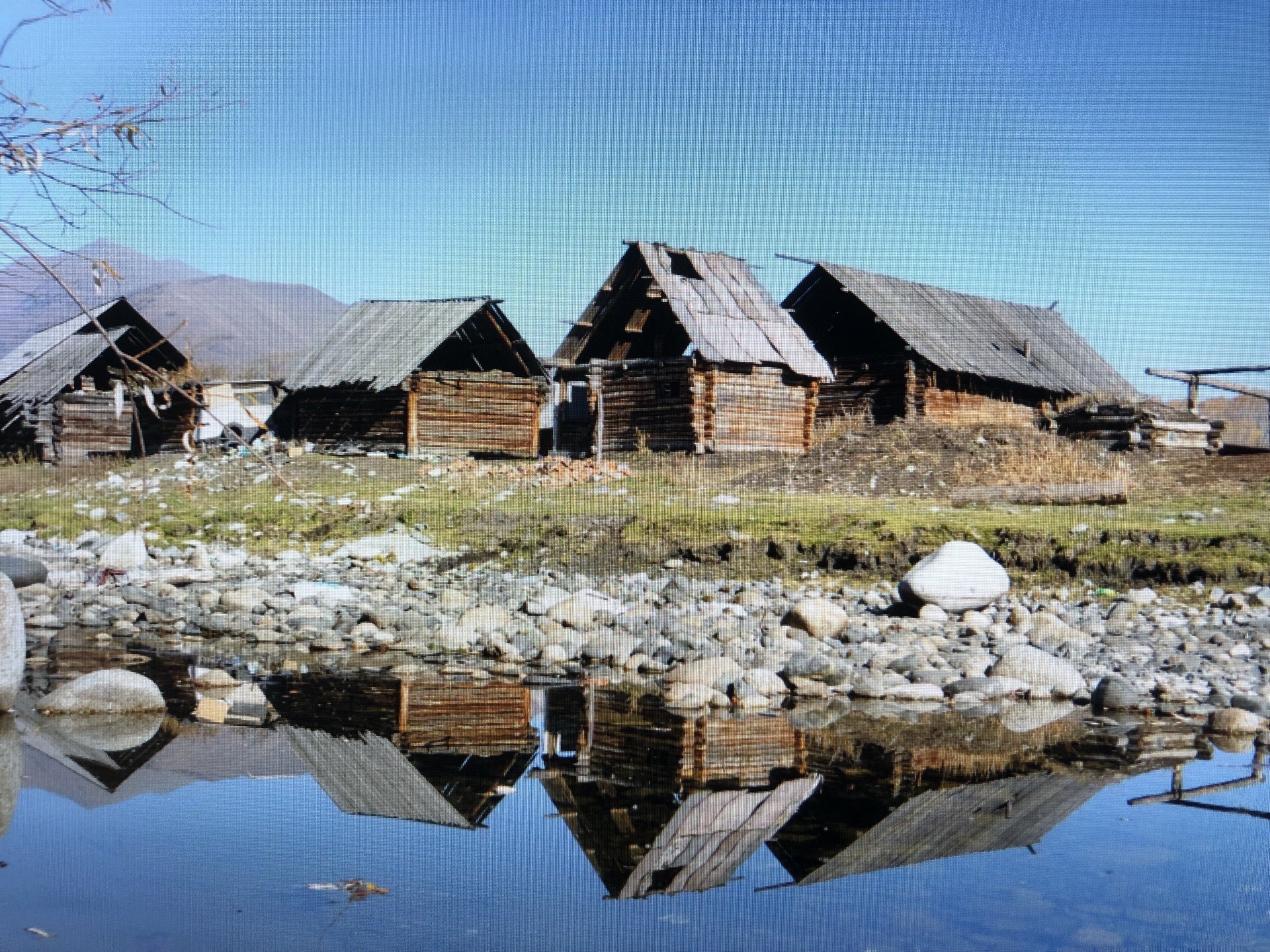 哈纳斯村