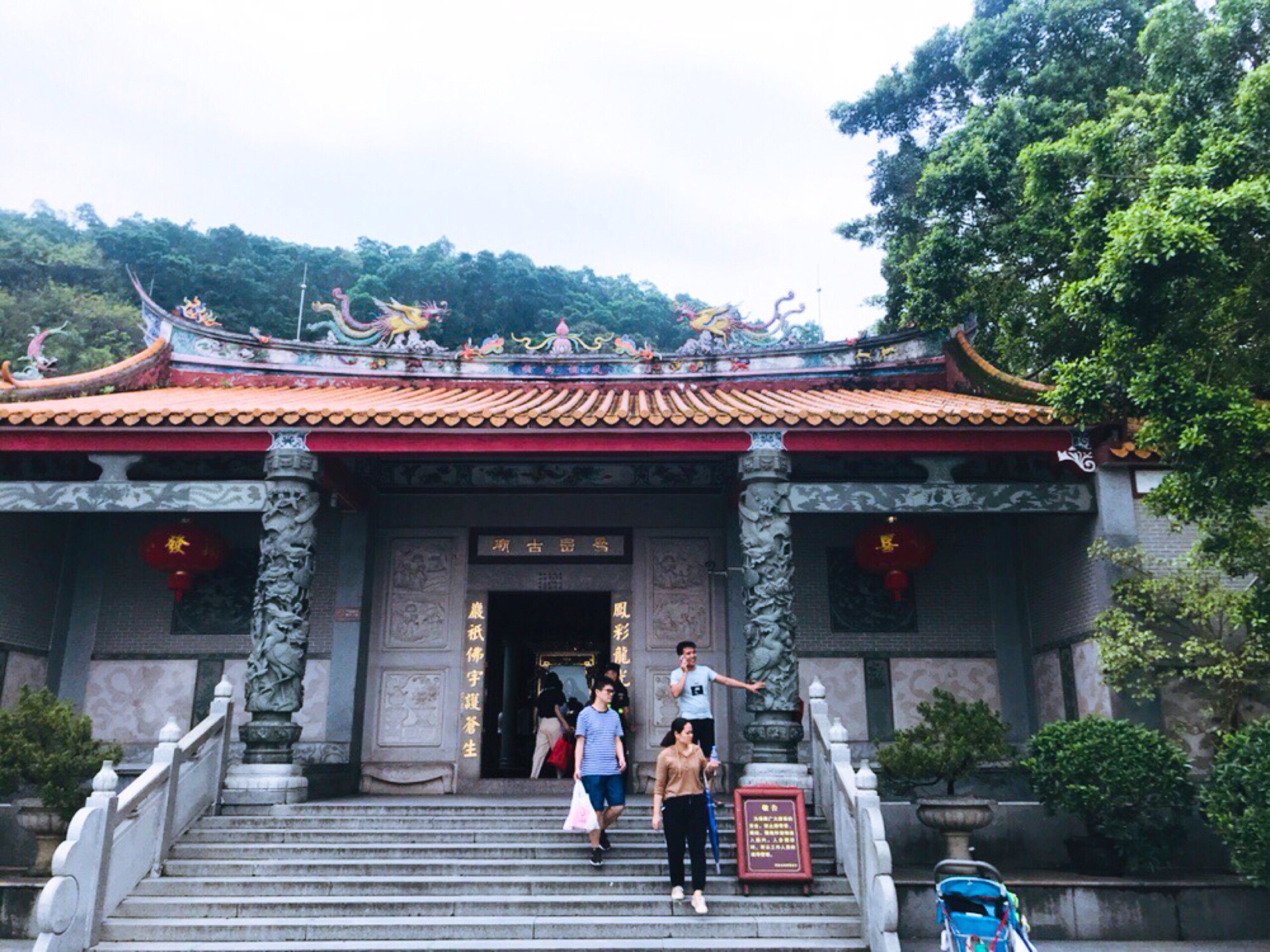 深圳凤凰山山顶的凤岩古庙是文天祥的曾孙文应麟为了纪念文天祥所建