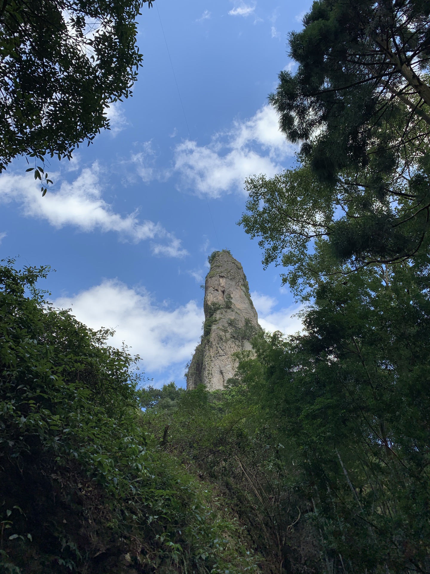 【携程攻略】雁荡山灵岩景区景点,北雁灵岩,大小奇石在开大会/ 灵岩