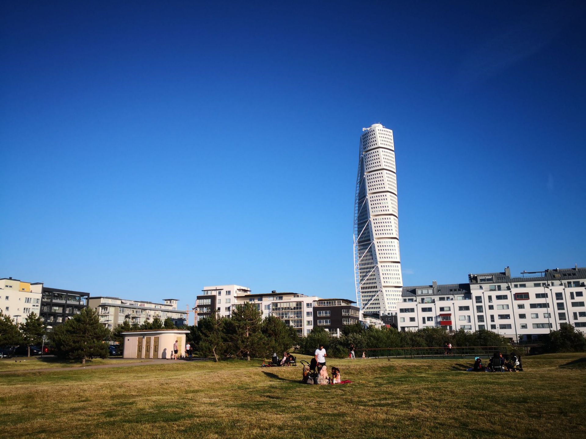 马尔默大学和附近的海岸.