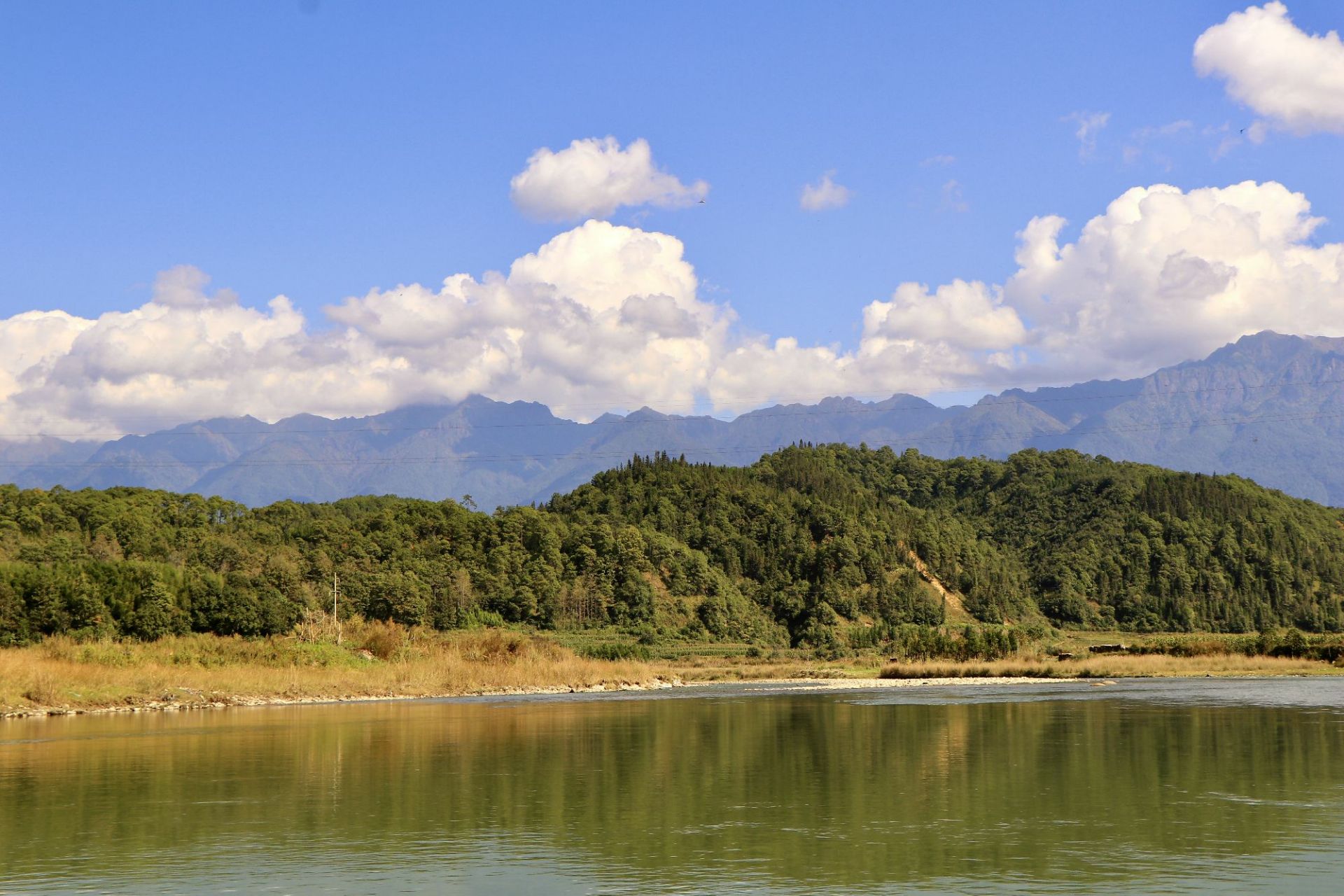 【携程攻略】腾冲龙川江漂流景点,【到腾冲龙川江漂流,有你想象不到的