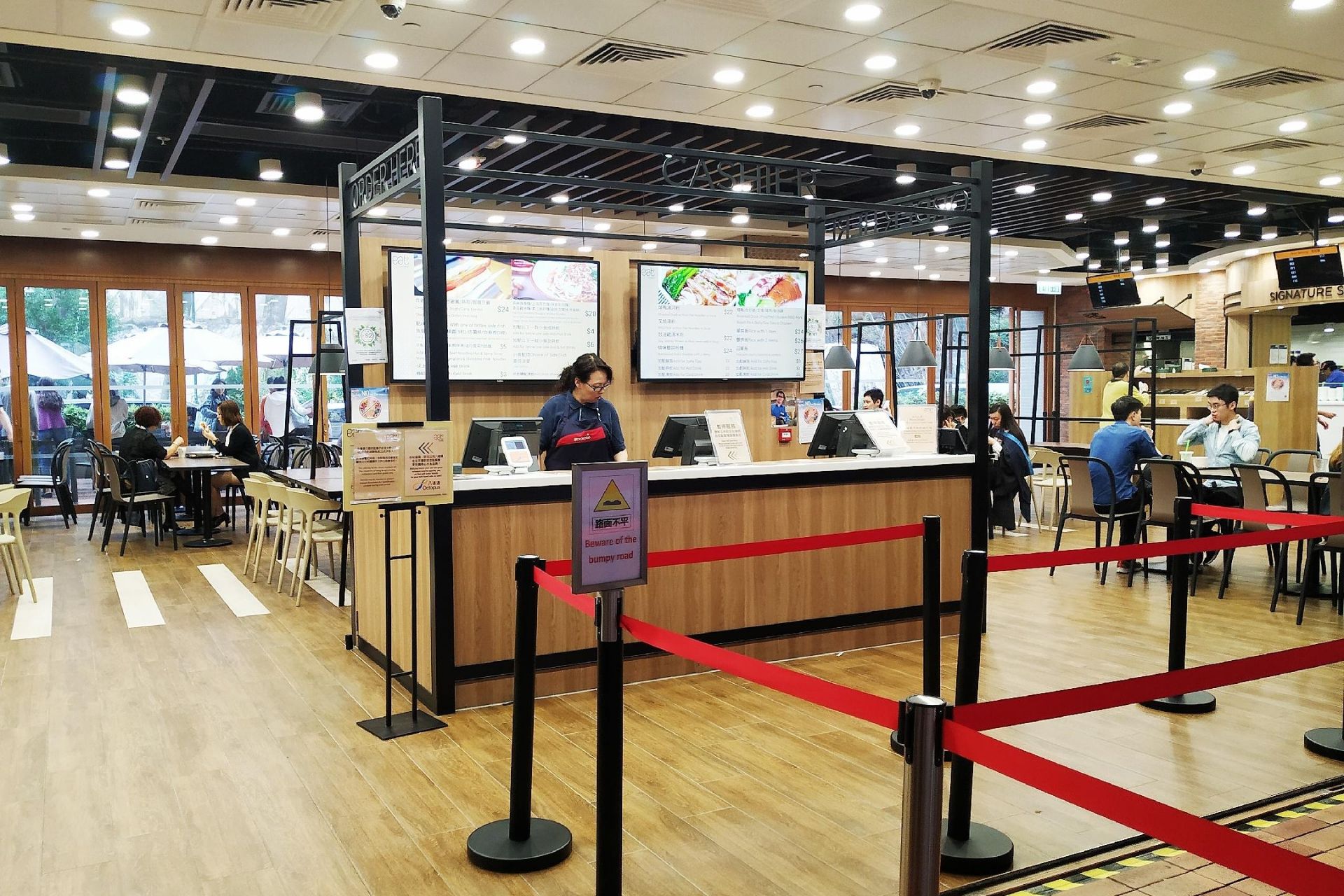 香港旅行美食攻略|建在山上的大学,食堂摸不着方向!