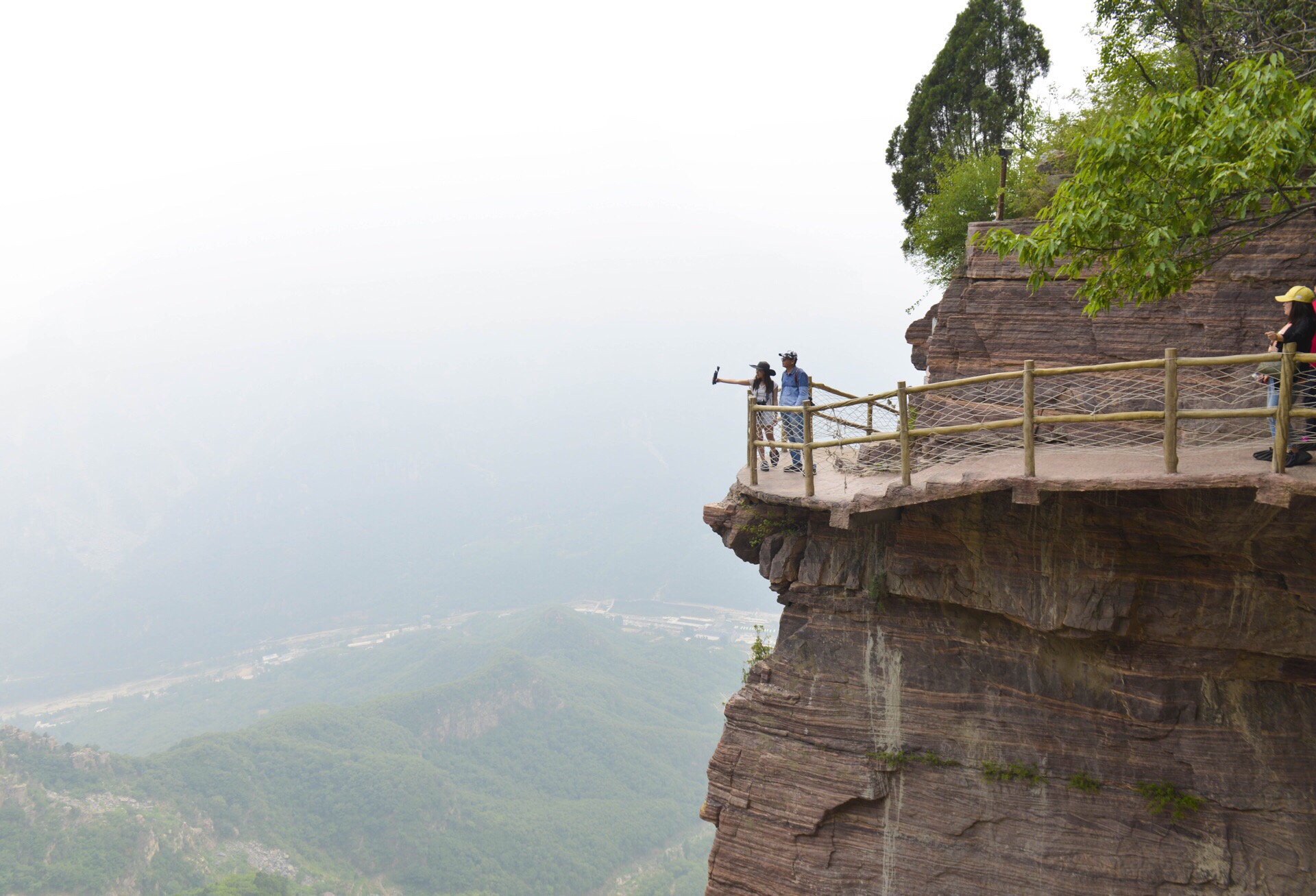 辉县红岩大峡谷图片