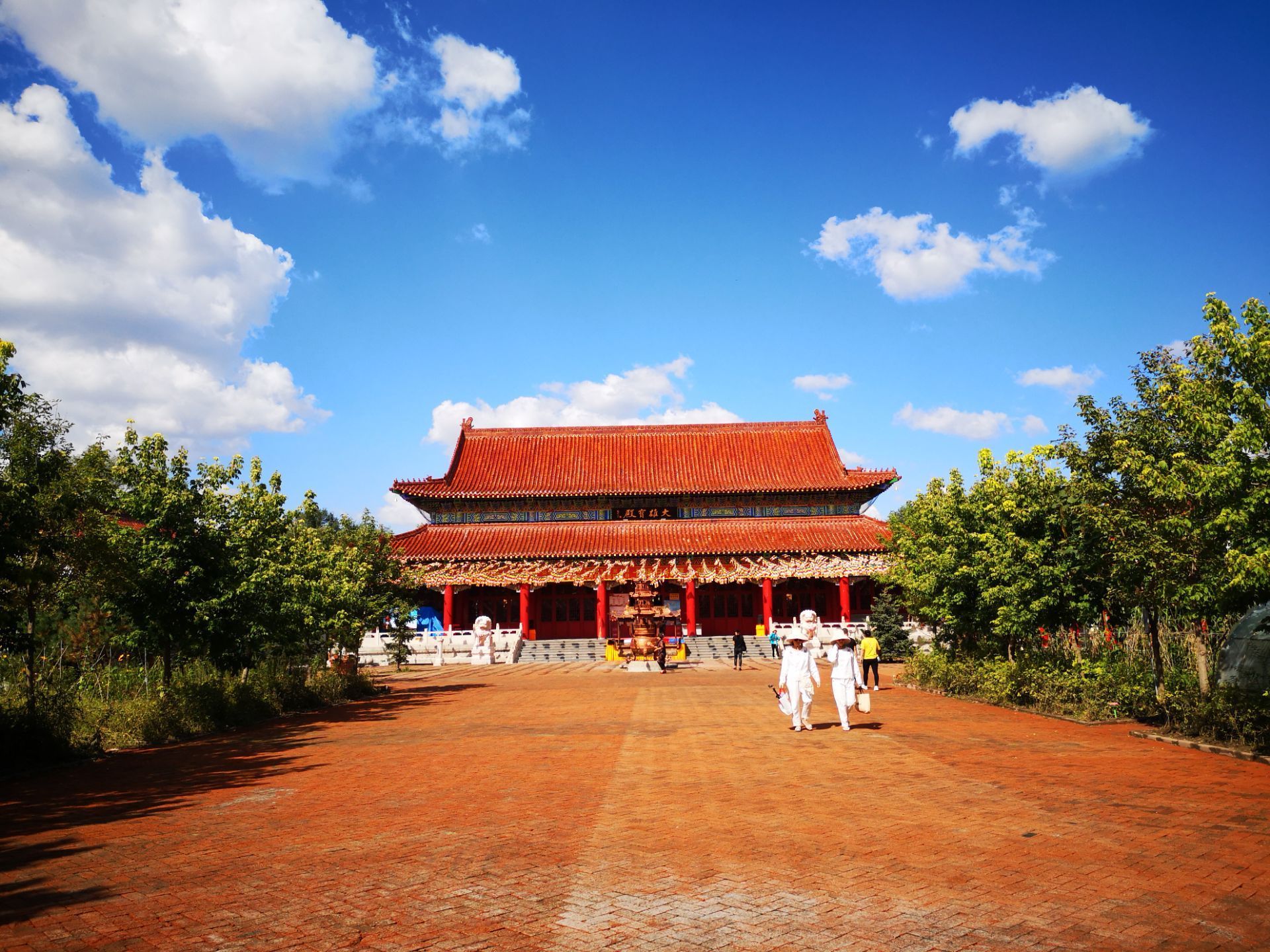 北普陀寺位於吉林省长春市东南部的净月潭国家森林公园内,距长春市区