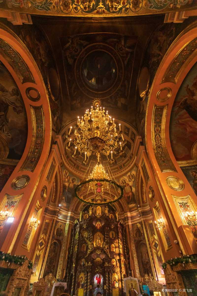 98 喀山圣母教堂 采用拜占庭式的装饰风格,是伊尔库茨克最漂亮的