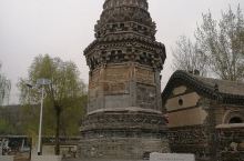 小凌河畔有座辽塔，是辽宁省唯一的一座花塔。具体位置在锦州凌海市班吉塔镇西盘古山脚下。俗名“半截塔”。