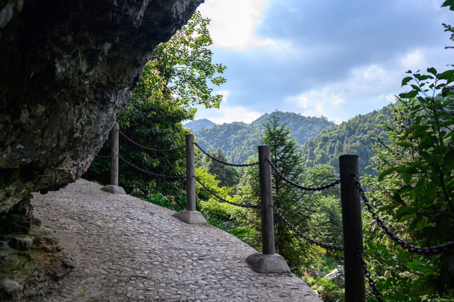 华东大裂谷风景区介绍图片