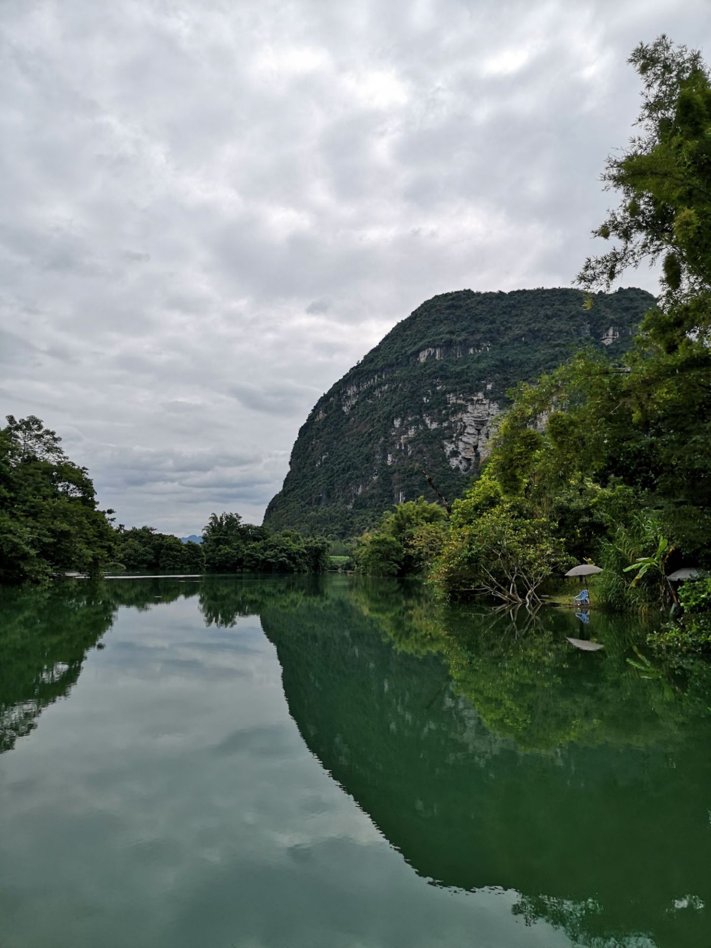 叫"安平仙河,景区没有门票,只有游船票,景点坐落在洛越自驾营地里面