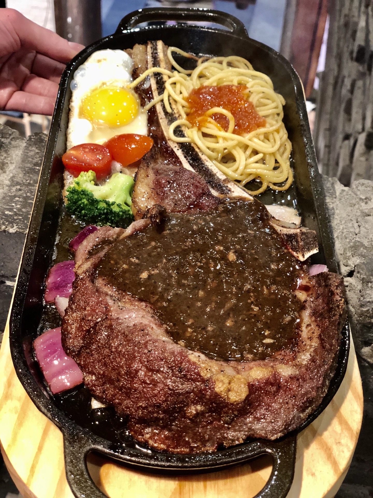 好像最近街头牛排一直出现在大家视野中
并且街头牛排确实也火了