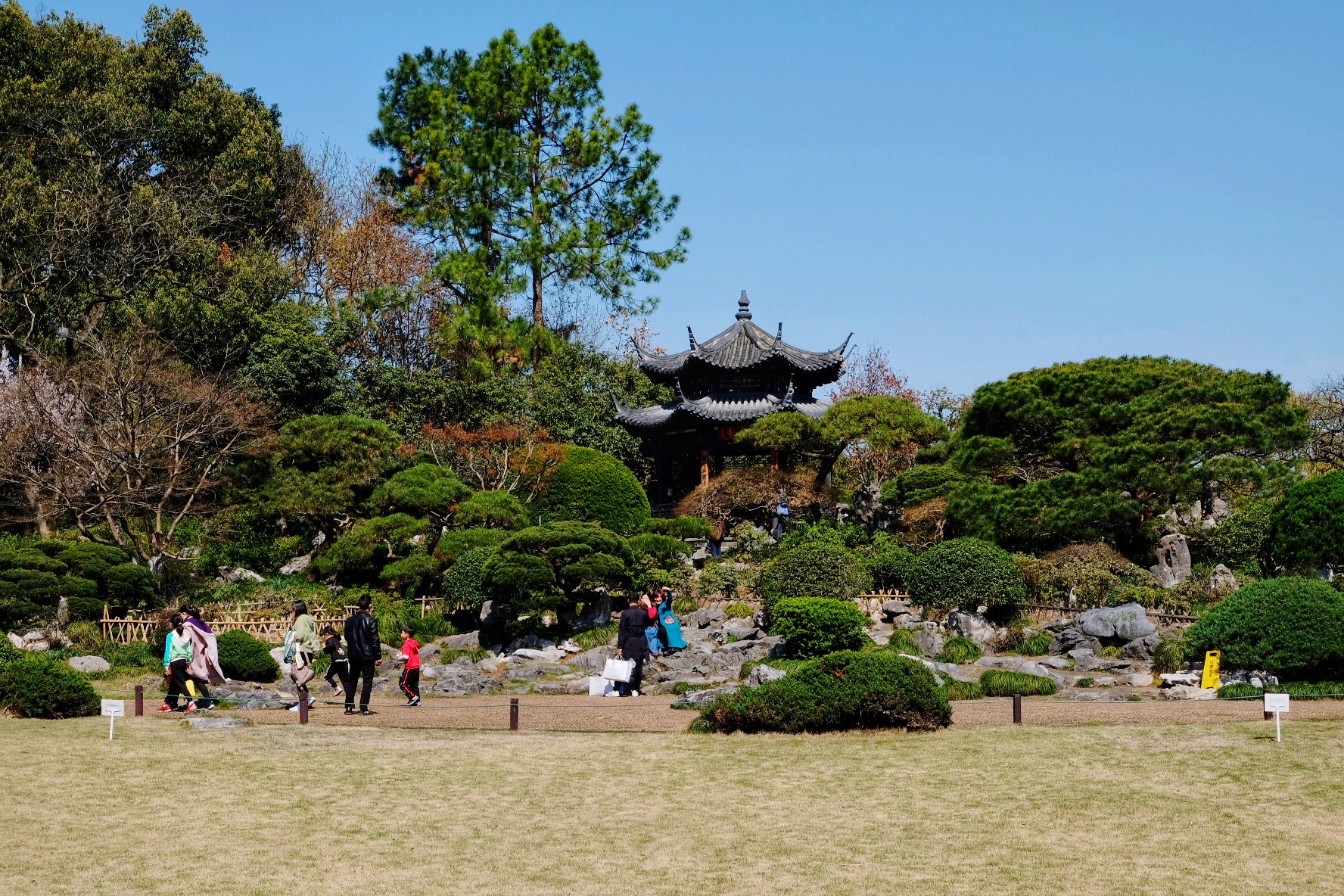 【携程攻略】杭州花港观鱼景点,西湖十景的"花港观鱼"就在太子湾公园