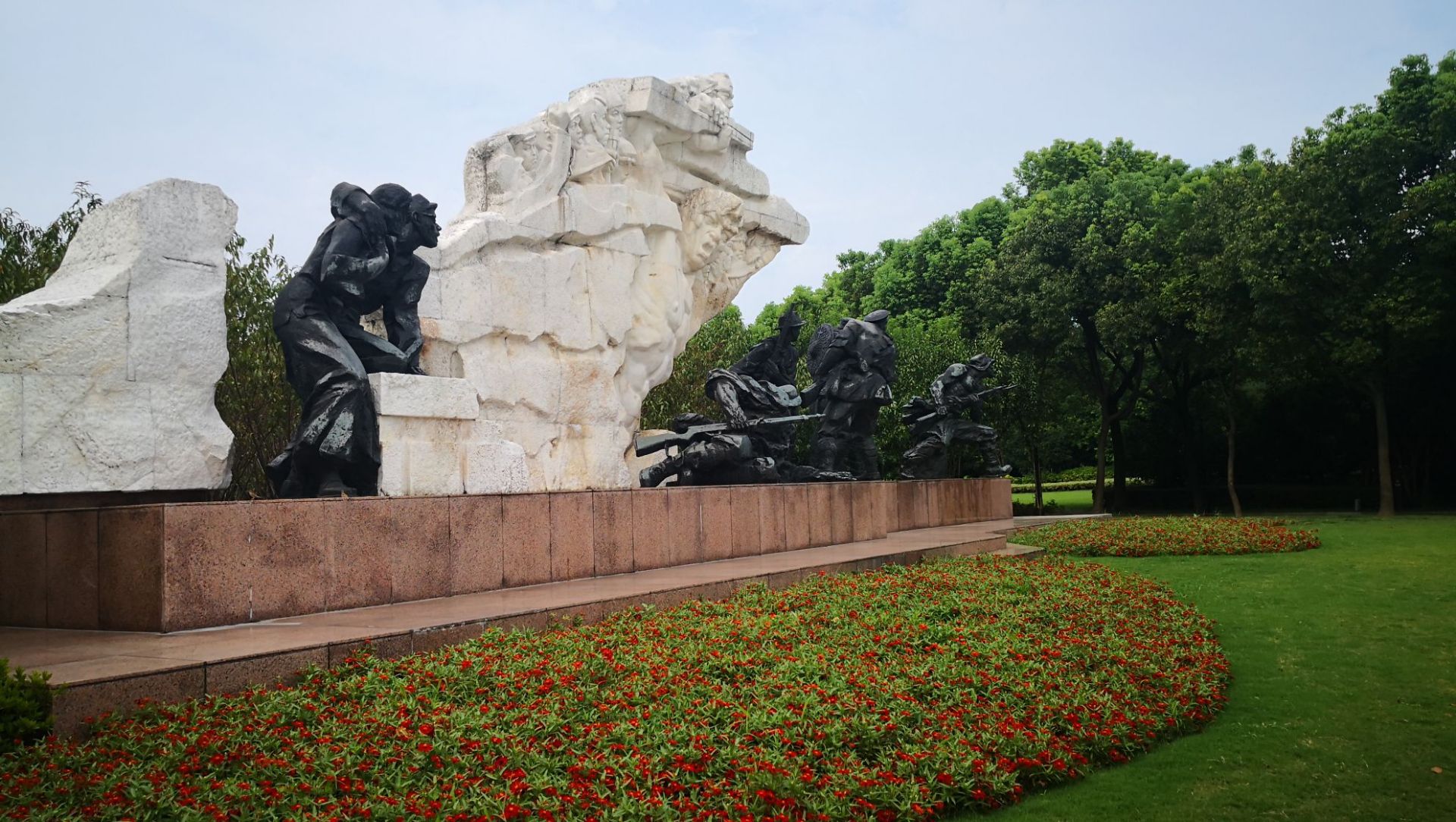 上海龍華烈士陵園攻略,上海龍華烈士陵園門票/遊玩攻略/地址/圖片/門