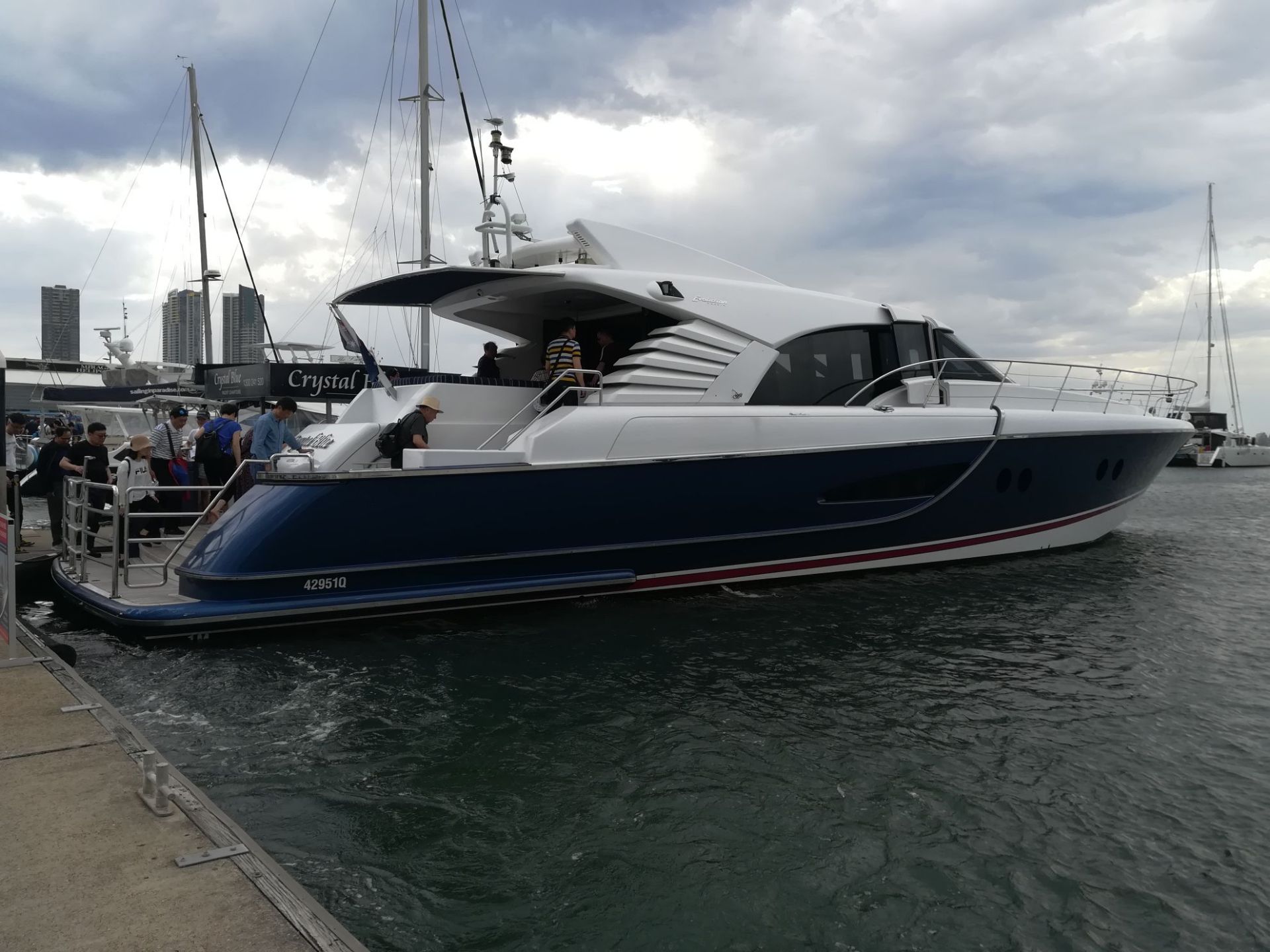 乘游艇与海鸟近距离接触,完全融入大自然,布里斯班海港,有直升机救援