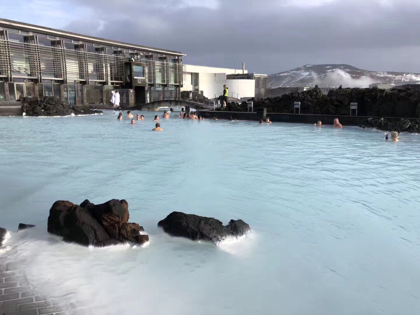 蓝湖温泉,bluelagoon,位于冰岛西南部,是世界顶级疗养