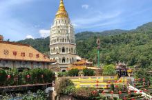 打卡！！位于马来西亚最大的佛寺       槟城极乐寺是马来西亚规模最大的佛寺，极乐寺虽然是华人建造