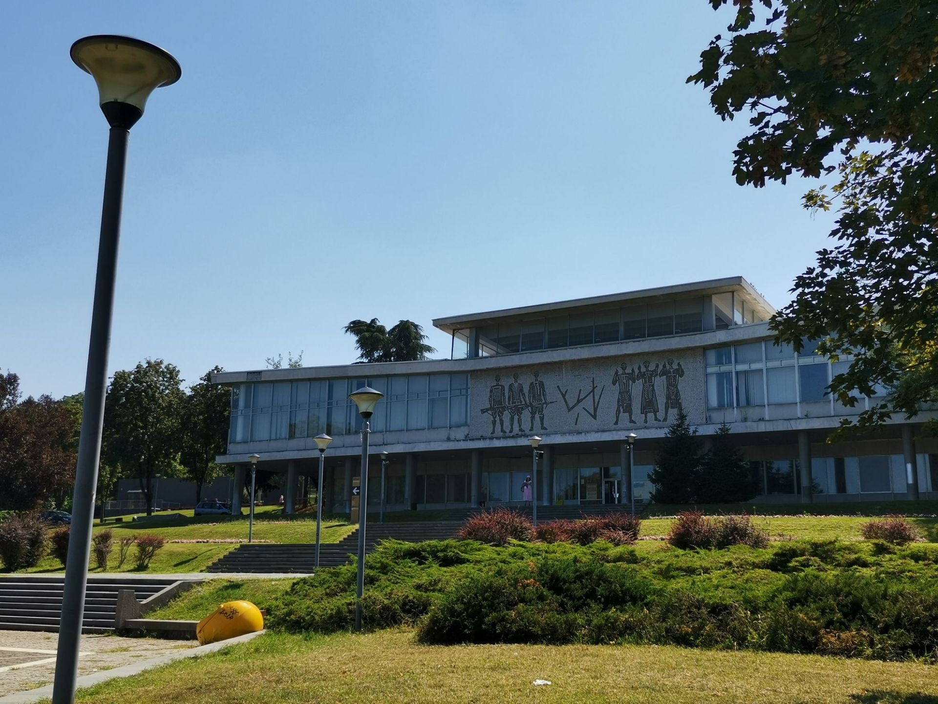 铁托墓,花房和5月25日博物馆都在一起,聆听铁托生平和前南斯拉夫的