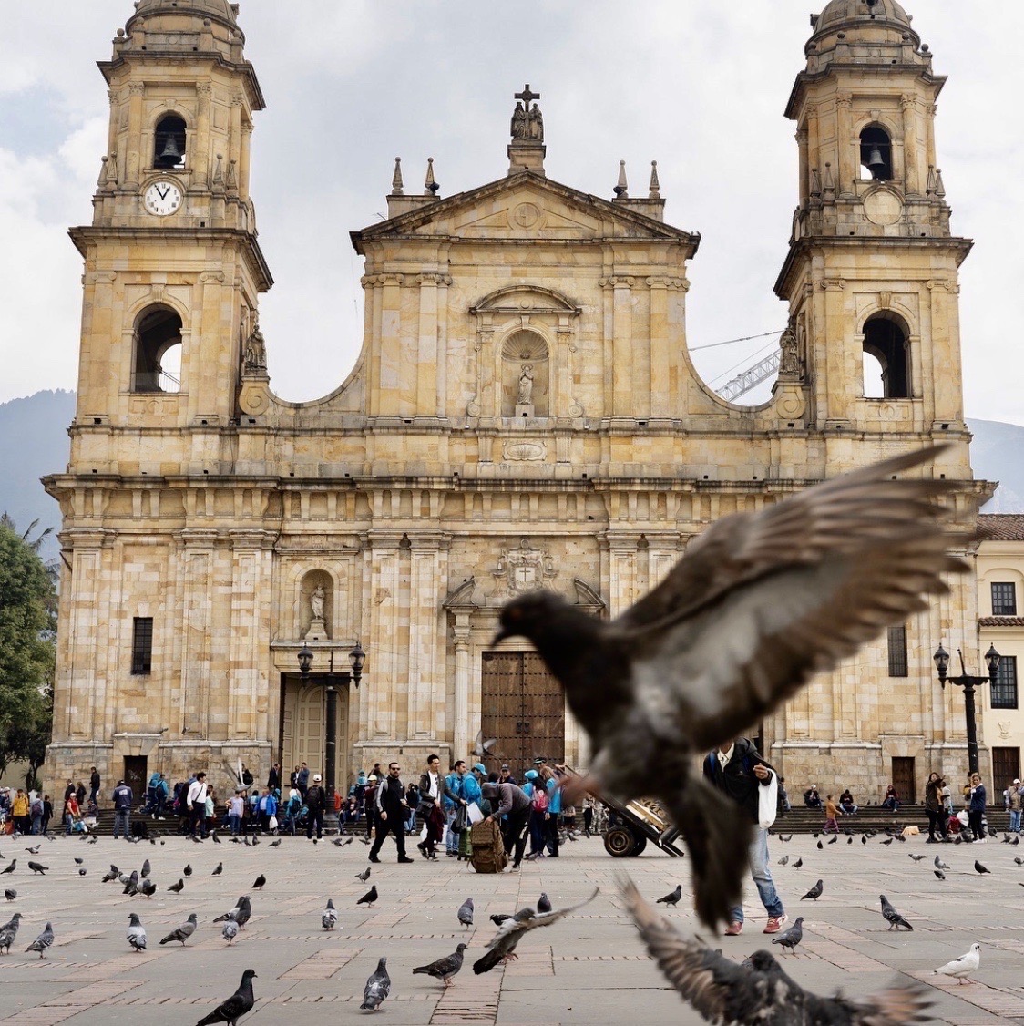 哥伦比亚旅行——哥波大玻利瓦尔广场,是波哥大必去的地方,就像是我们